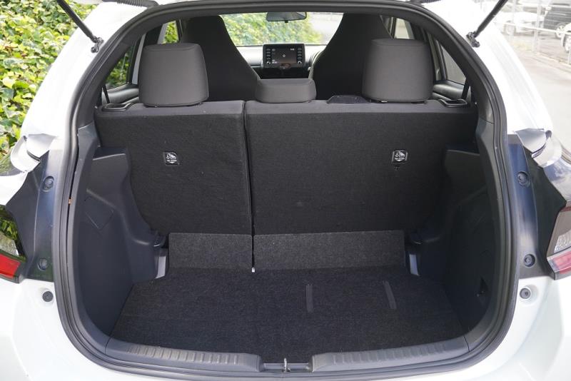 2021 Toyota Yaris Hybrid / Vitz