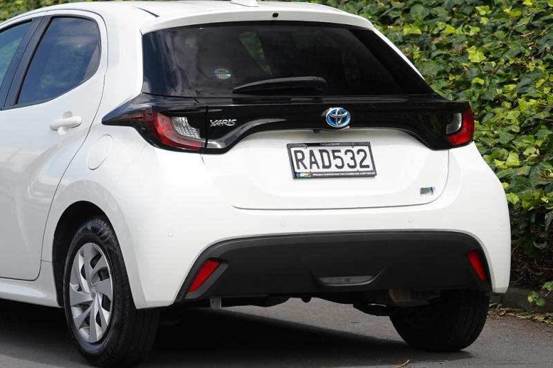 2021 Toyota Yaris Hybrid / Vitz