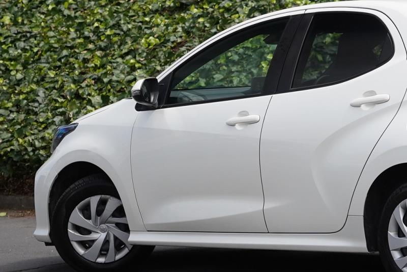 2021 Toyota Yaris Hybrid / Vitz