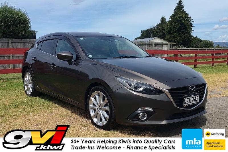 2014 Mazda Axela 20S / 3 Sport