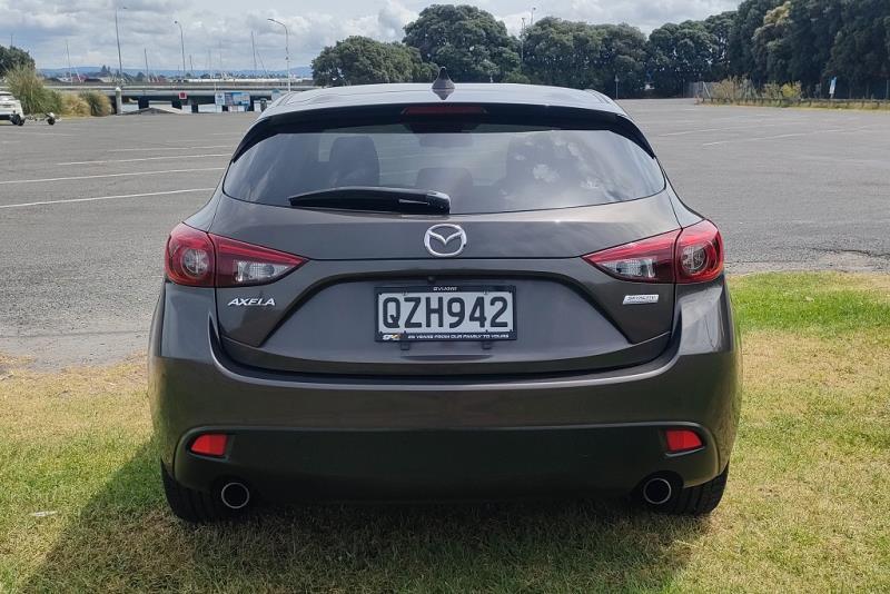 2014 Mazda Axela 20S / 3 Sport