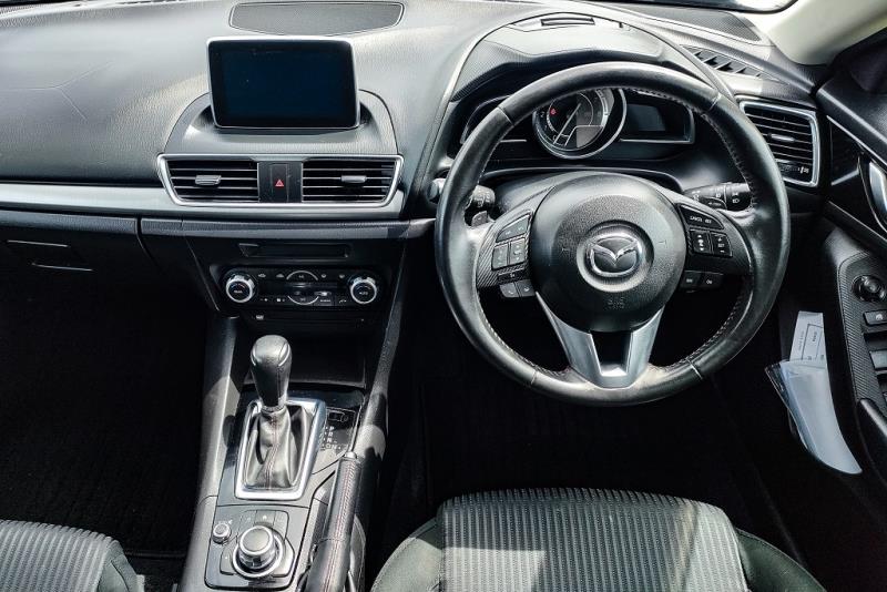 2014 Mazda Axela 20S / 3 Sport