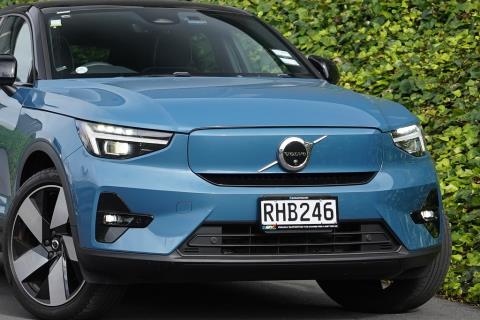 2022 Volvo C40 Recharge Twin - Thumbnail