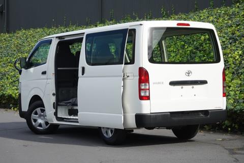 2020 Toyota Hiace ZL 5 Door - Thumbnail