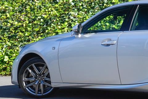 2017 Lexus IS 200t - Thumbnail