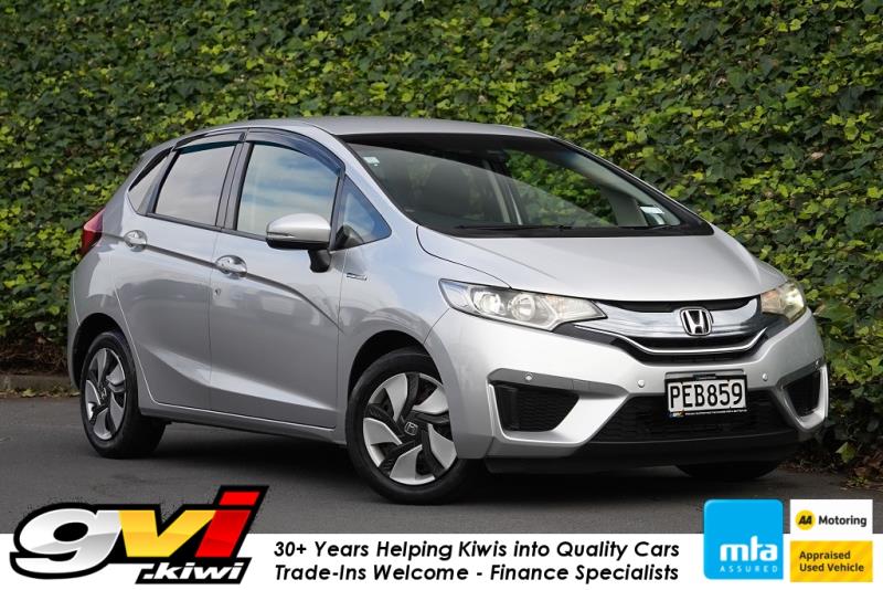 2014 Honda Fit Hybrid L / Jazz