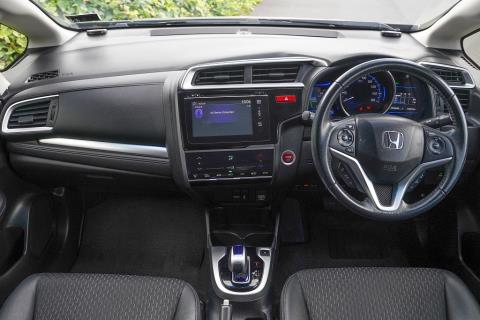 2014 Honda Fit Hybrid L / Jazz - Thumbnail