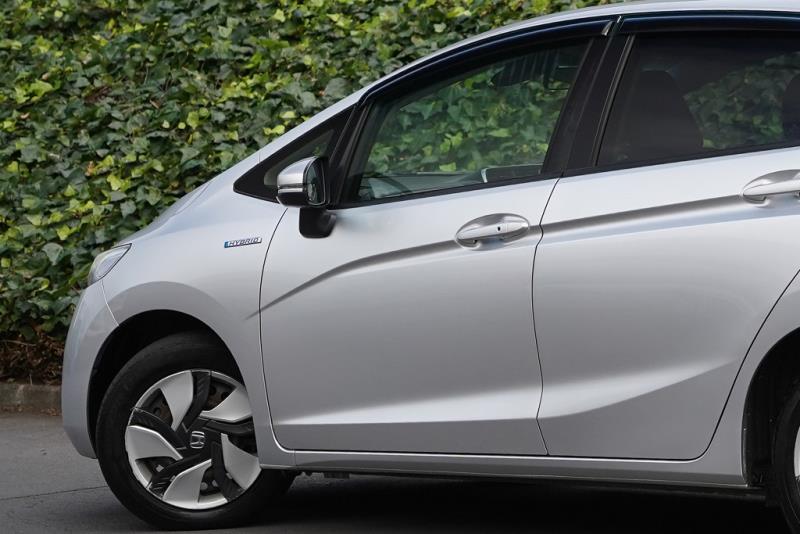 2014 Honda Fit Hybrid L / Jazz