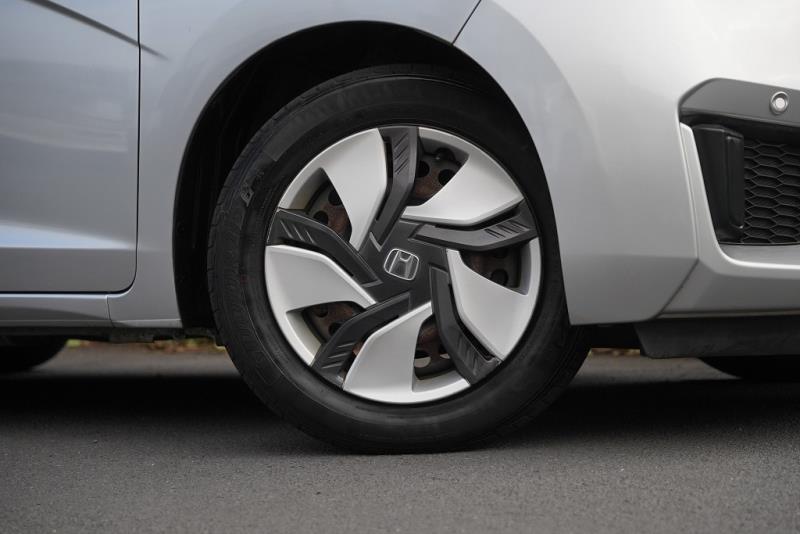 2014 Honda Fit Hybrid L / Jazz