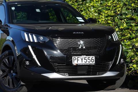 2022 Peugeot e-2008 GT Electric - Thumbnail