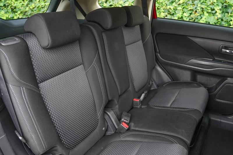 2022 Mitsubishi Outlander LS 7 Seater