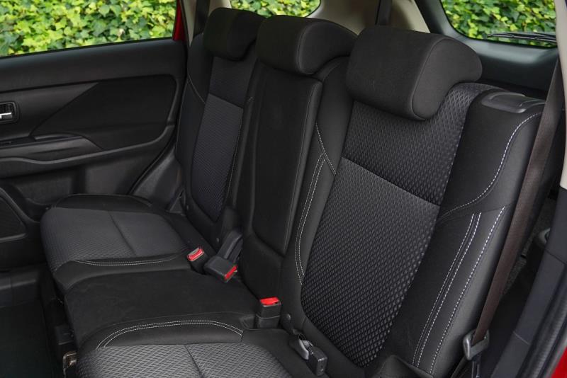 2022 Mitsubishi Outlander LS 7 Seater