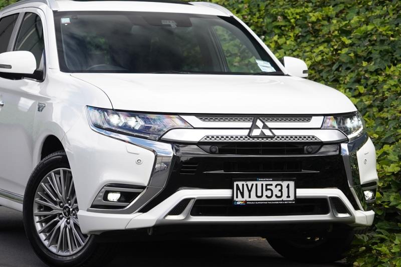 2021 Mitsubishi Outlander PHEV VRX AWD