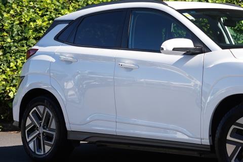 2022 Hyundai Kona EV 64kWh - Thumbnail