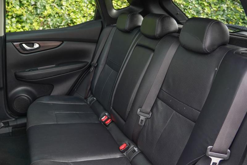 2016 Nissan Qashqai Ti / Dualis