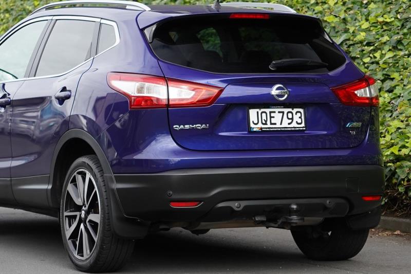 2016 Nissan Qashqai Ti / Dualis