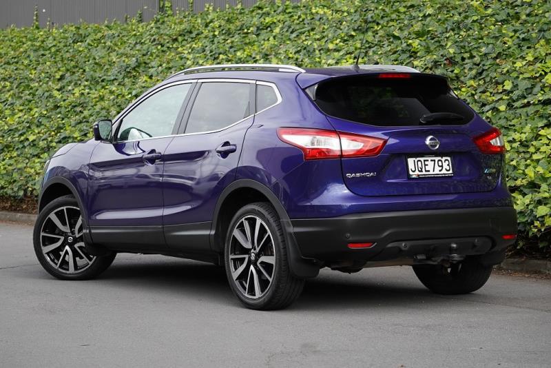 2016 Nissan Qashqai Ti / Dualis