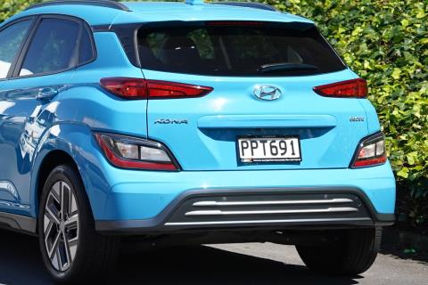 2022 Hyundai Kona EV 64kWh - Thumbnail