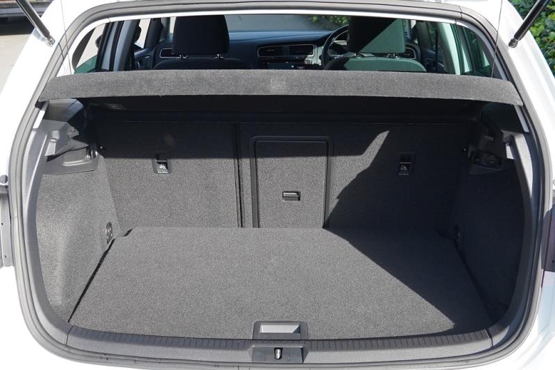2017 Volkswagen e-Golf Gen II 35kWh