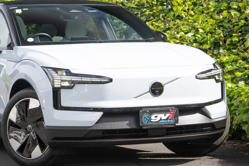 2024 Volvo EX30 Ultra Extended Range