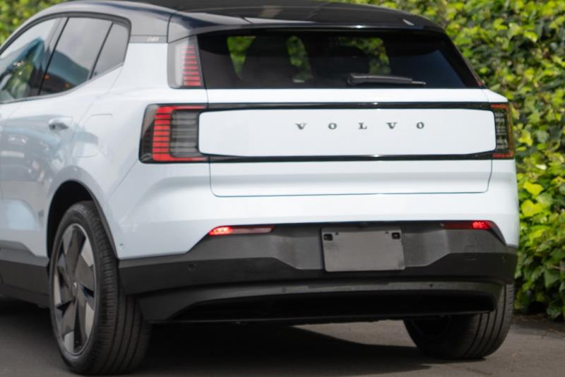 2024 Volvo EX30 Ultra Extended Range