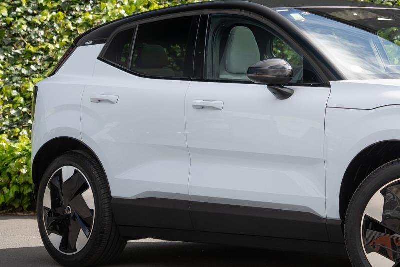 2024 Volvo EX30 Ultra Extended Range
