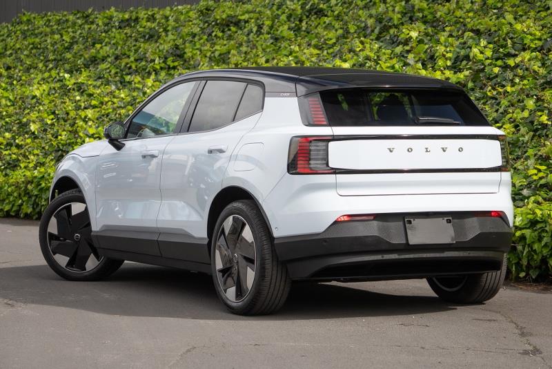 2024 Volvo EX30 Ultra Extended Range