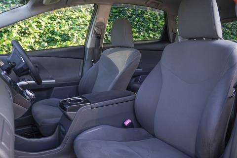 2014 Toyota Prius Alpha S - Thumbnail