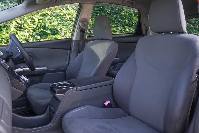 2014 Toyota Prius Alpha S
