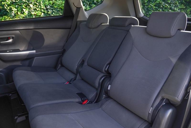2014 Toyota Prius Alpha S