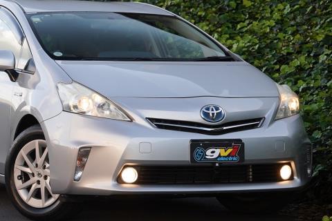 2014 Toyota Prius Alpha S - Thumbnail