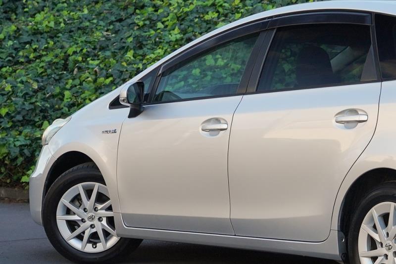 2014 Toyota Prius Alpha S