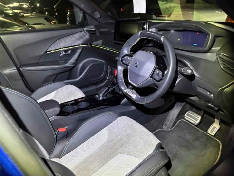 2021 Peugeot e-2008 GT Electric - Thumbnail