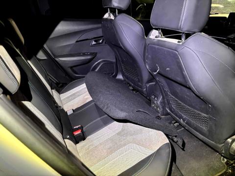 2021 Peugeot e-2008 GT Electric - Thumbnail