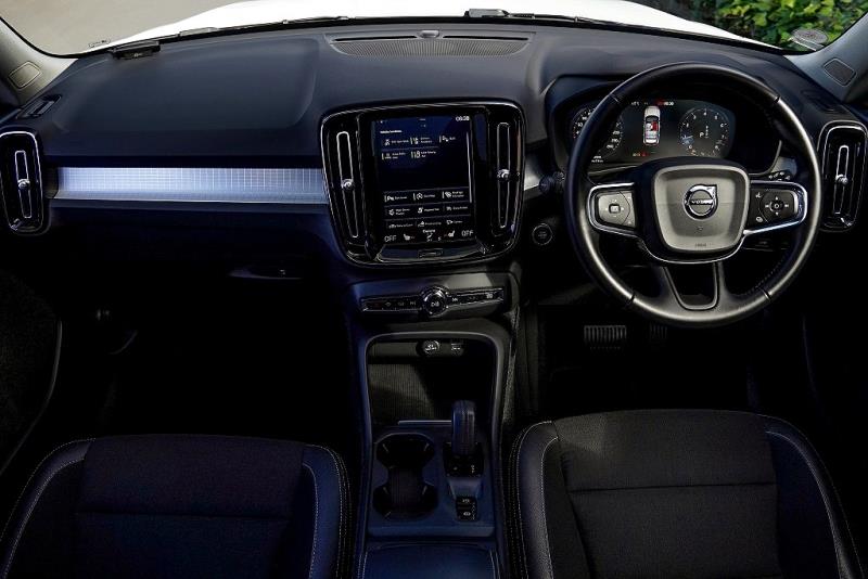 2019 Volvo XC40 T4 Momentum