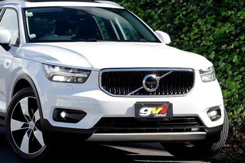 2019 Volvo XC40 T4 Momentum - Thumbnail