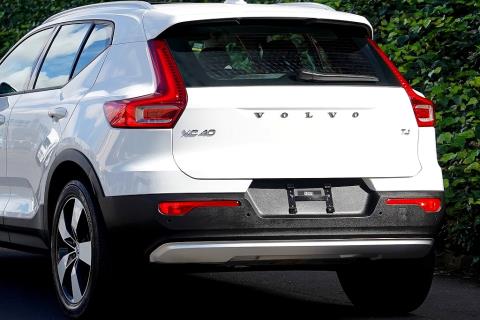 2019 Volvo XC40 T4 Momentum - Thumbnail