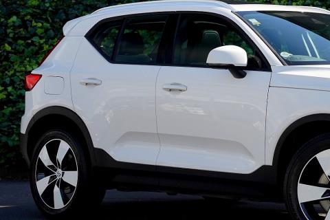 2019 Volvo XC40 T4 Momentum - Thumbnail
