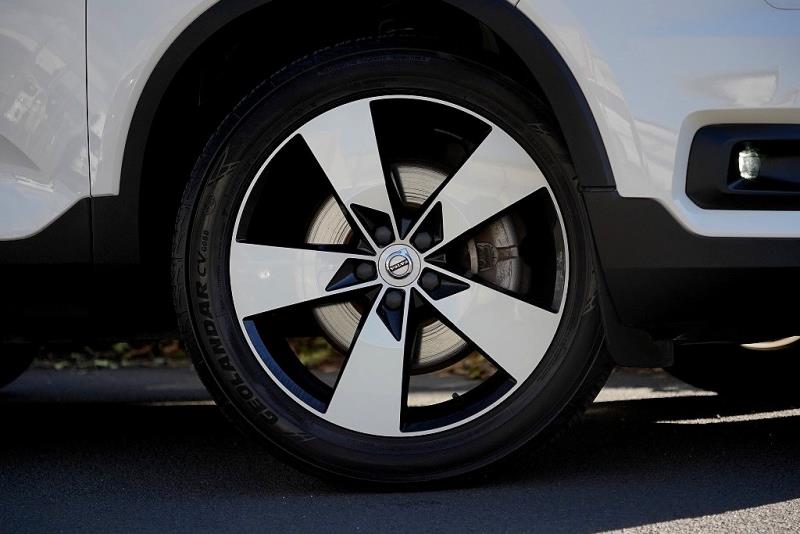 2019 Volvo XC40 T4 Momentum