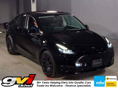 2023 Tesla Model Y Performance AWD - Thumbnail