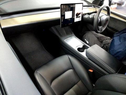 2023 Tesla Model Y Performance AWD - Thumbnail