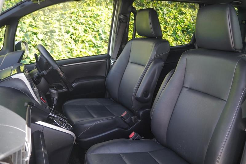 2016 toyota Noah / Esquire / Voxy