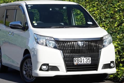 2016 toyota Noah / Esquire / Voxy - Thumbnail