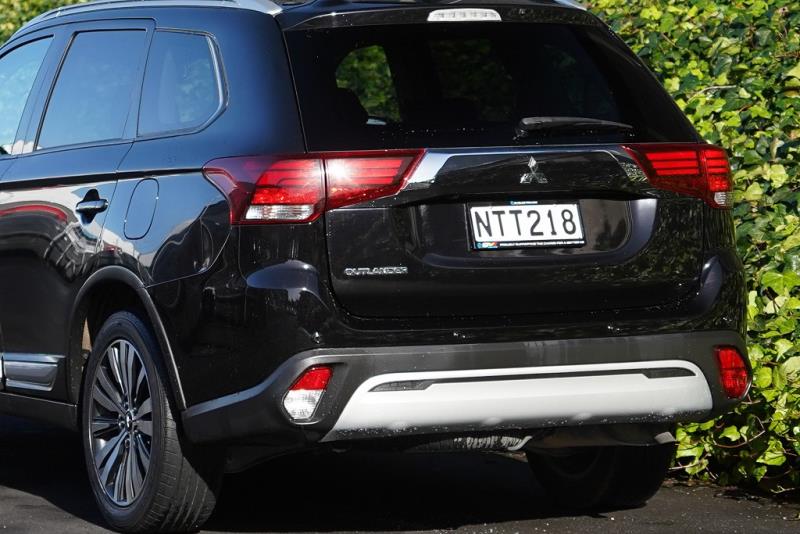 2021 Mitsubishi Outlander LS 7 Seater