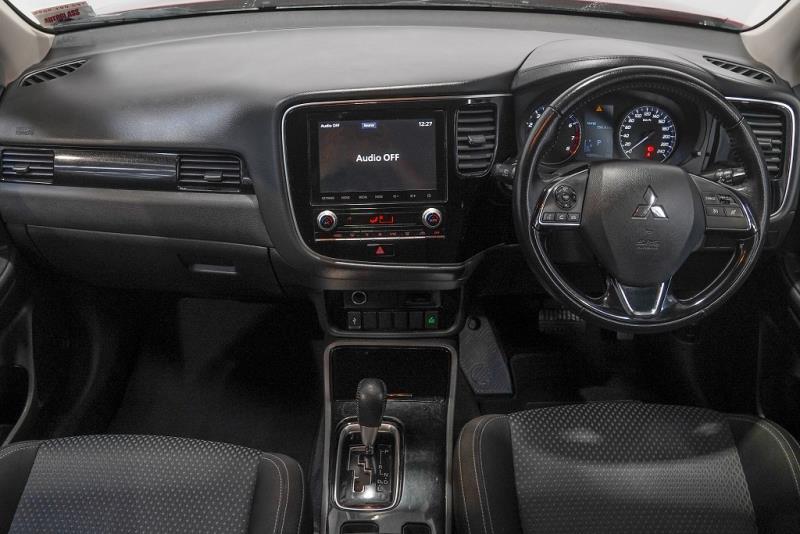 2022 Mitsubishi Outlander LS 7 Seater