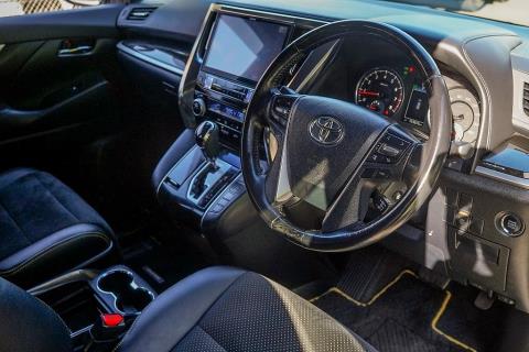2017 Toyota Vellfire 2.5Z / Alphard - Thumbnail