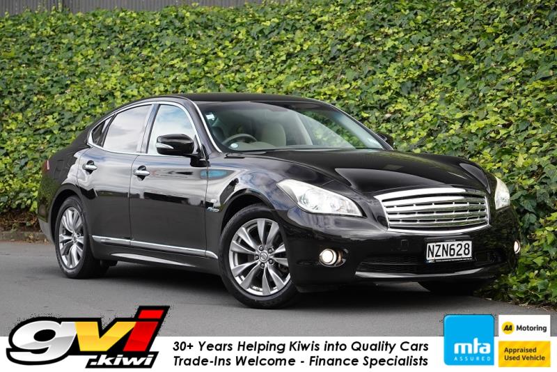 2012 Nissan Fuga Hybrid / Skyline