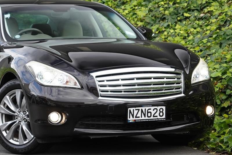 2012 Nissan Fuga Hybrid / Skyline