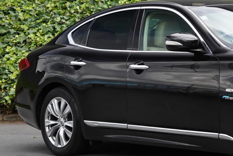 2012 Nissan Fuga Hybrid / Skyline