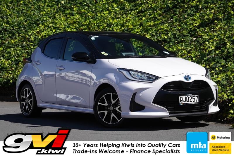 2022 Toyota Yaris Hybrid / Vitz